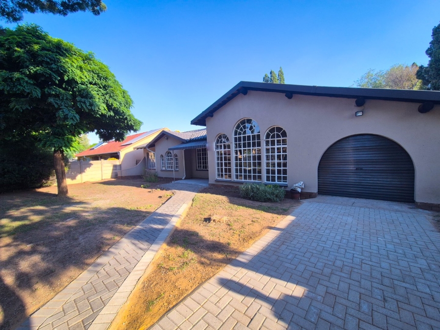 3 Bedroom Property for Sale in Vaalpark Free State